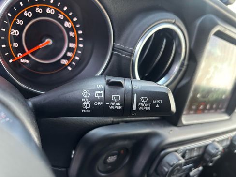 Used 2019 Jeep Wrangler Unlimited Sahara w/ Quick Order Package 24M Moab image 19