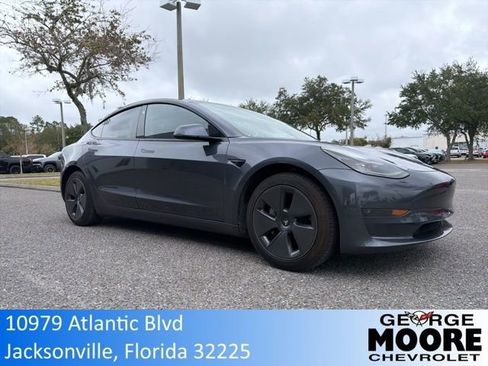Used 2023 Tesla Model 3 Standard Range image 1