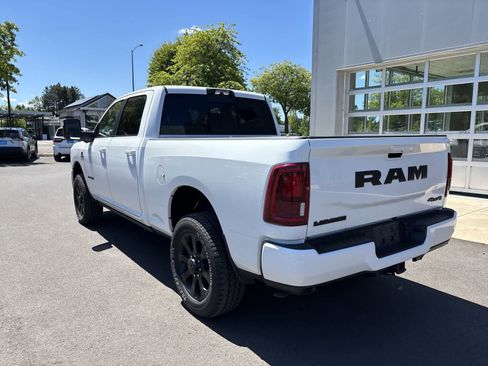 Used 2025 RAM 2500 Laramie AWD/4WD image 3