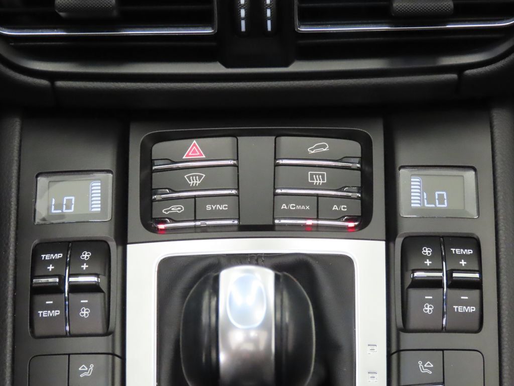 Used 2021 Porsche Macan S AWD/4WD image 26