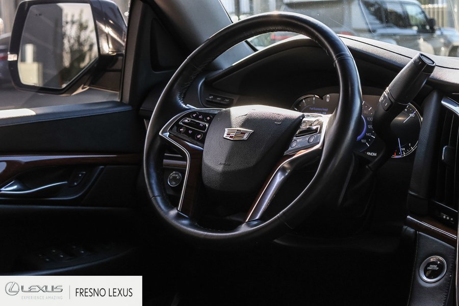 Used 2016 Cadillac Escalade Luxury RWD image 18