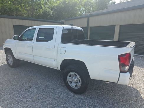 Certified 2023 Toyota Tacoma SR AWD/4WD image 4