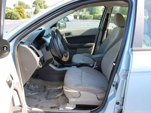 Used 2009 Ford Focus SE image 8