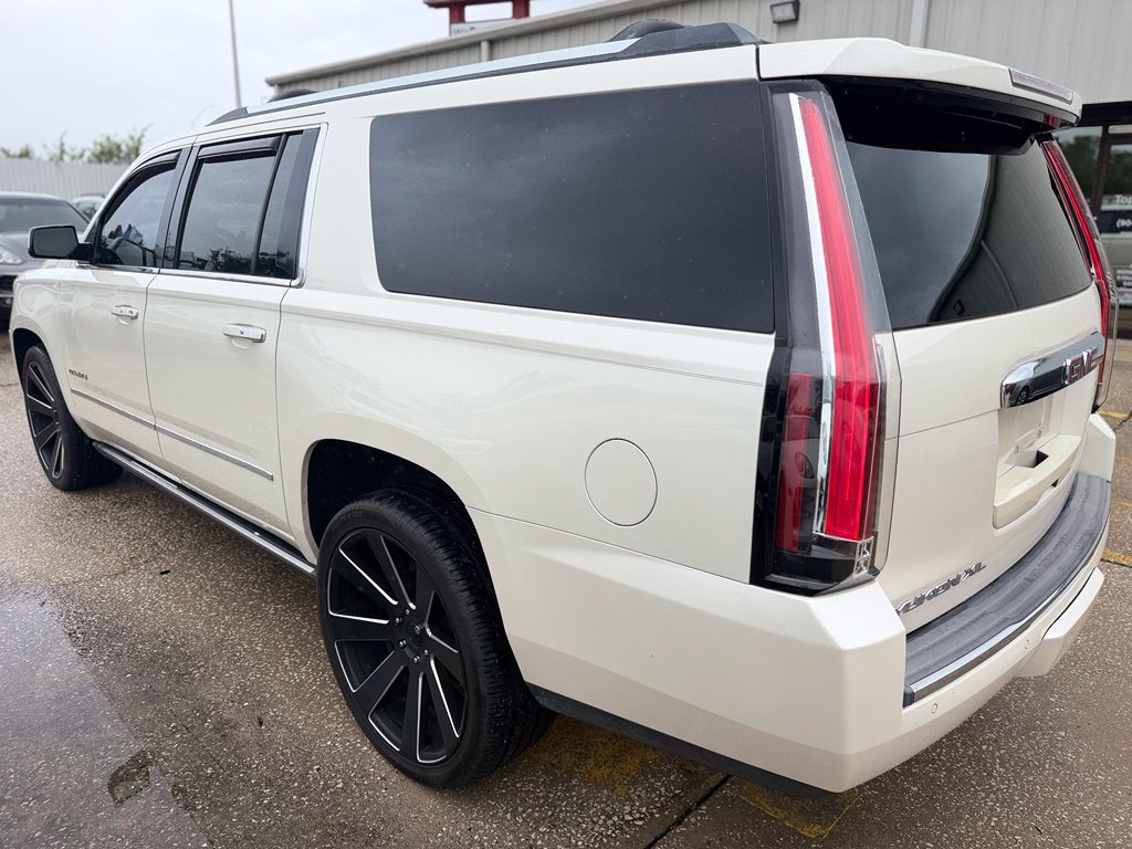 Used 2015 GMC Yukon XL Denali w/ Premium Package RWD image 3