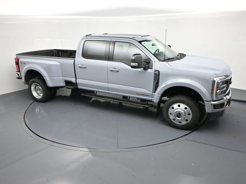 New 2026 Ford F450 Lariat w/ Lariat Premium Package image 28