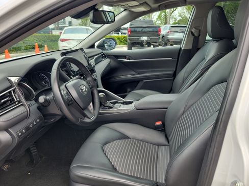Used 2024 Toyota Camry SE w/ Cold Weather Package FWD image 12