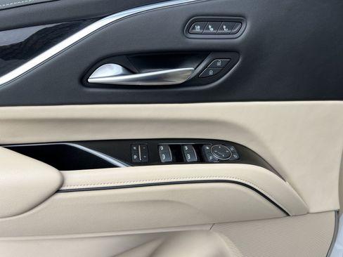 Used 2024 Cadillac Escalade ESV Premium Luxury image 15