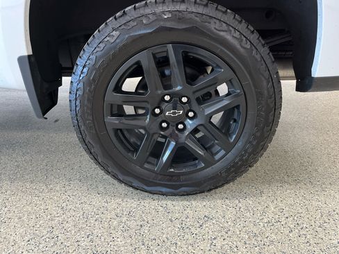 Used 2022 Chevrolet Silverado 1500 LT Trail Boss w/ LT Trail Boss Premium Package image 9