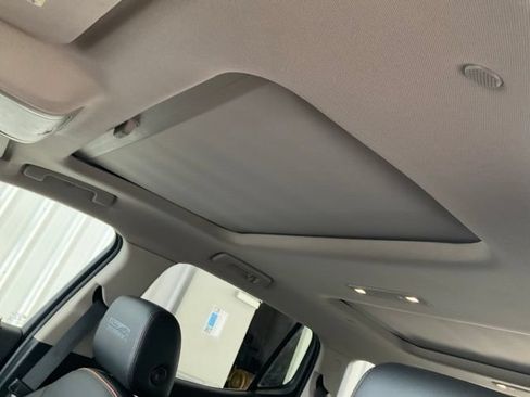 Used 2019 GMC Acadia SLT AWD/4WD image 6