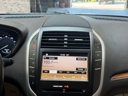 Used 2018 Lincoln MKC Select FWD image 13