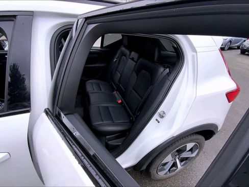 Used 2023 Volvo XC40 B5 Plus w/ Driver Assist Package AWD/4WD image 21
