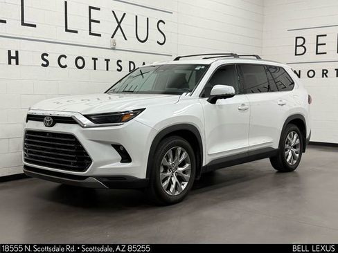 Used 2024 Toyota Grand Highlander Limited image 9