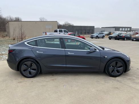 Used 2018 Tesla Model 3 image 7
