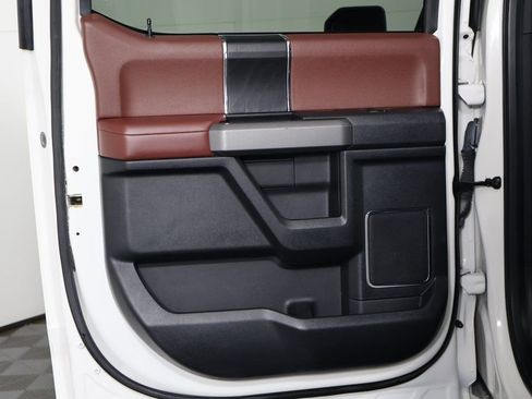 Used 2018 Ford F150 Platinum w/ Equipment Group 701A Luxury image 13