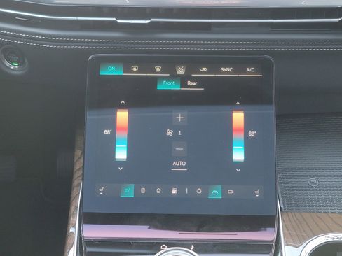 Used 2025 Cadillac Escalade Sport Platinum w/ LPO, ONYX Package image 27