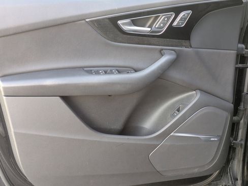 Used 2019 Audi Q7 3.0T Prestige image 9