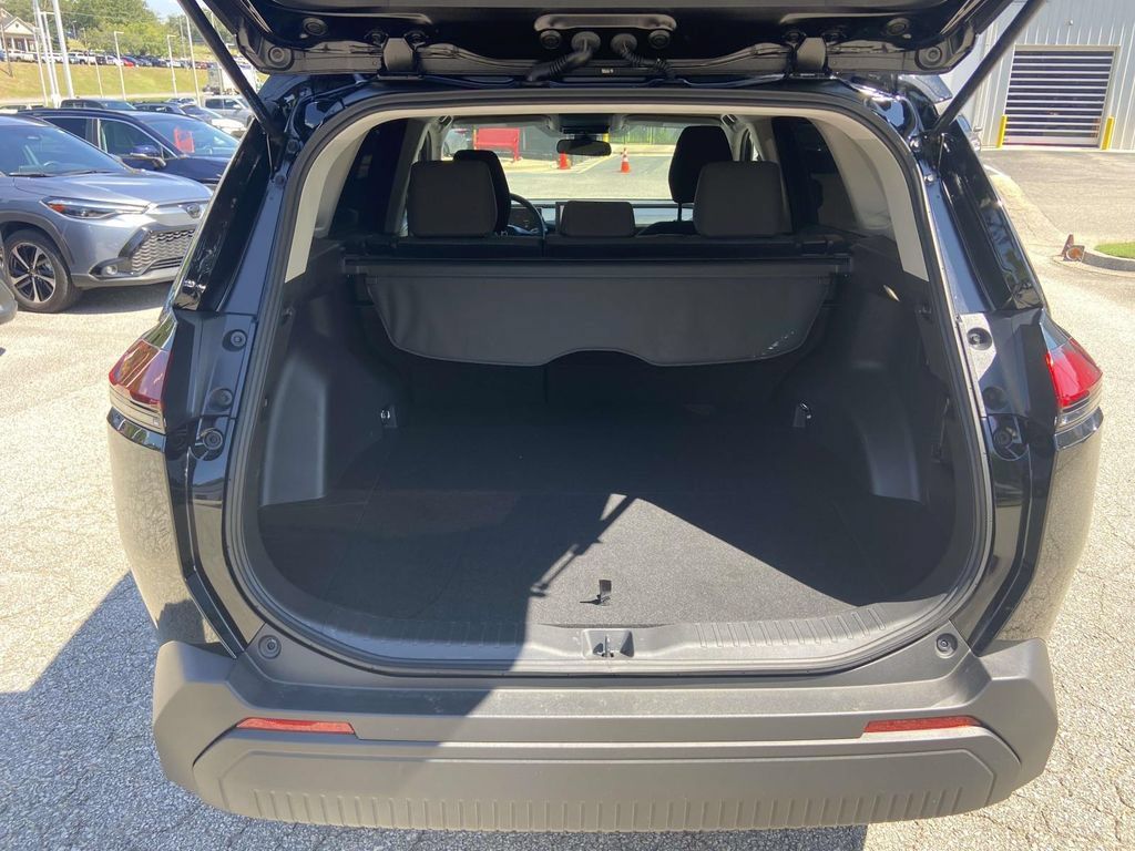 Used 2026 Toyota RAV4 LE FWD image 7