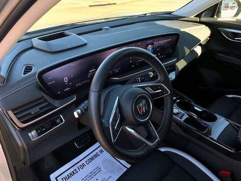 Used 2025 Buick Envision Sport Touring image 13