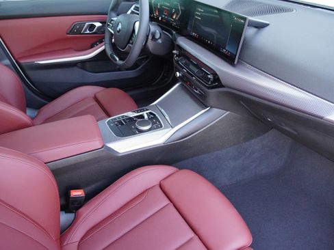 Certified 2025 BMW 330i Sedan RWD image 11