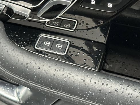 Used 2022 Land Rover Range Rover Westminster Edition image 21