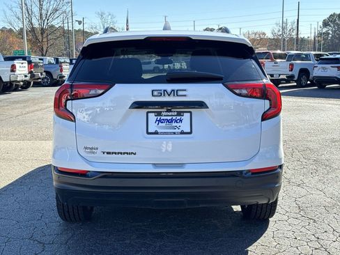 Used 2021 GMC Terrain SLE w/ Driver Convenience Package image 9