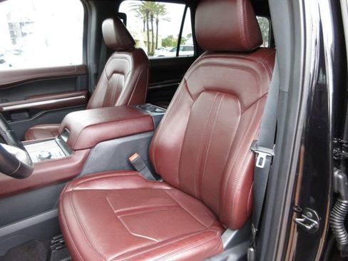 Certified 2022 Ford Expedition Limited image 11