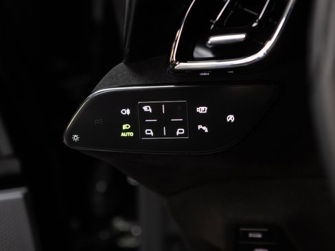 Certified 2022 Ferrari Roma RWD image 81