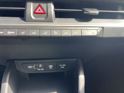 Used 2025 Kia K4 LX image 35