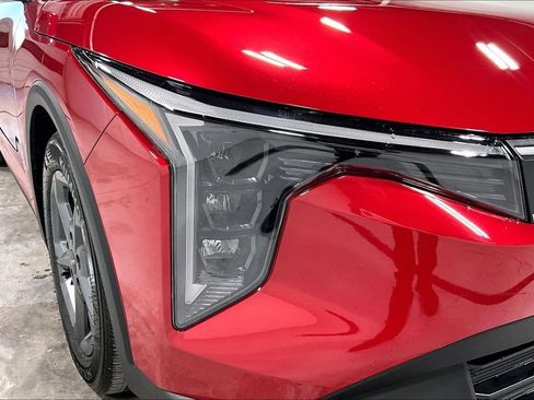 New 2025 Kia K4 LXS image 36