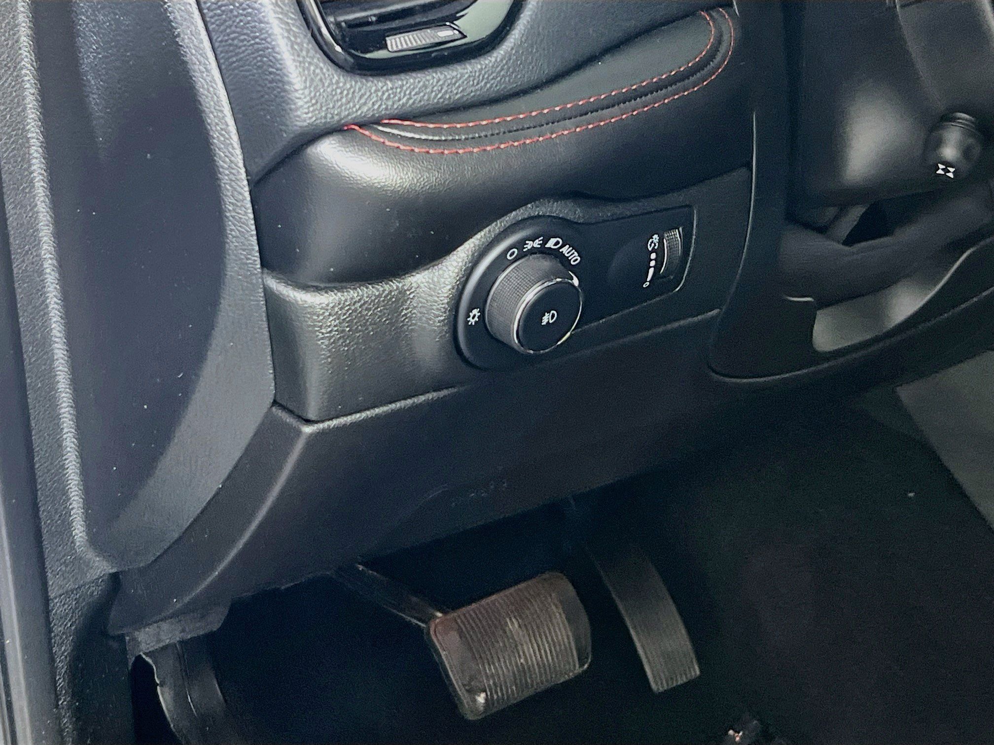 Used 2023 Dodge Durango R/T AWD/4WD image 10