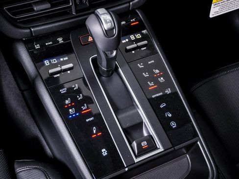 New 2026 Porsche Macan S image 24