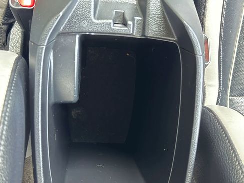 Used 2015 Hyundai Veloster Turbo FWD image 36