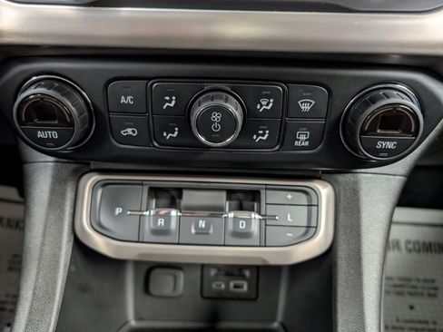 Used 2020 GMC Acadia Denali w/ Trailering Package AWD/4WD image 11