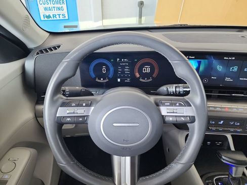Used 2025 Hyundai Kona SEL FWD image 18