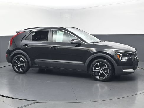 Used 2023 Kia Niro EX FWD image 6