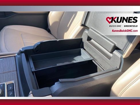 Used 2024 Ford Expedition Limited image 23