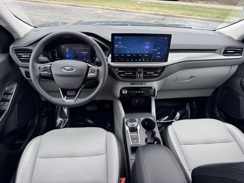 Used 2024 Ford Escape SE image 5