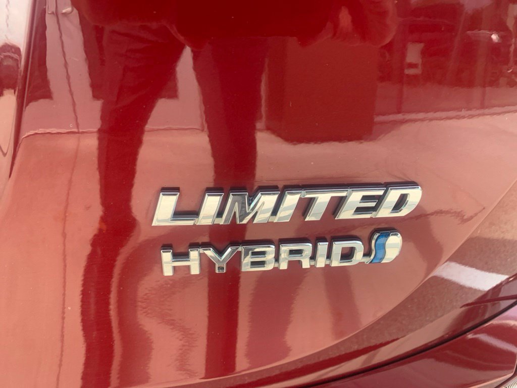 Used 2018 Toyota RAV4 Limited w/ Advanced Technology Package AWD/4WD image 6