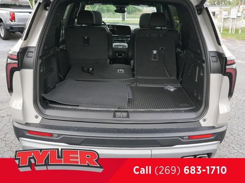 New 2026 Chevrolet Traverse Z71 w/ Enhanced Driving Package AWD/4WD image 18