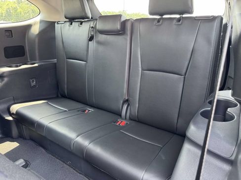 Used 2025 Toyota Highlander Limited AWD/4WD image 17