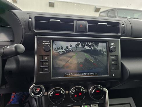 Used 2024 Toyota GR86 Premium image 22