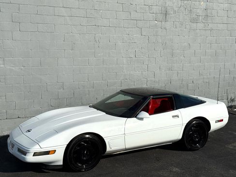 Used 1996 Chevrolet Corvette Coupe image 32
