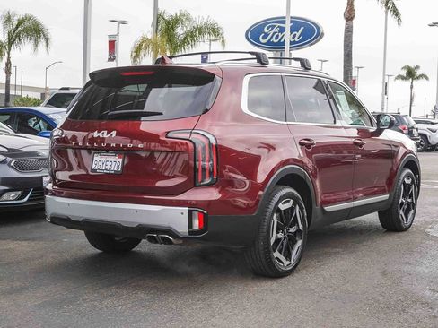 Certified 2023 Kia Telluride EX w/ EX Captain's Chair Package FWD image 7