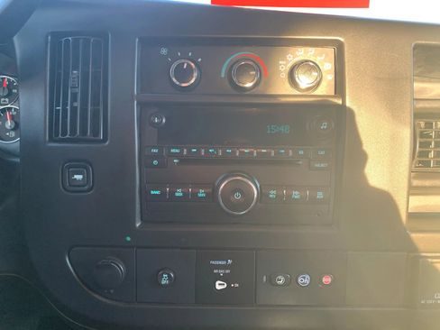 Used 2016 Chevrolet Express 2500 image 16