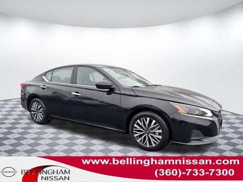 Used 2025 Nissan Altima 2.5 SV FWD image 1