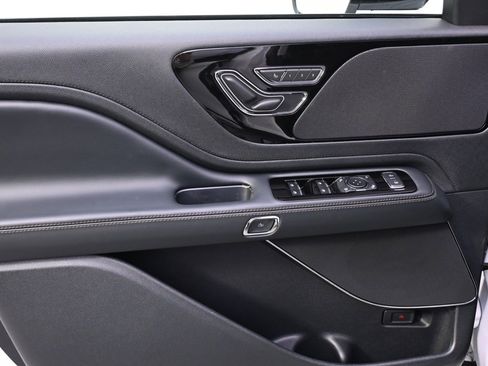 New 2026 Lincoln Aviator AWD image 23