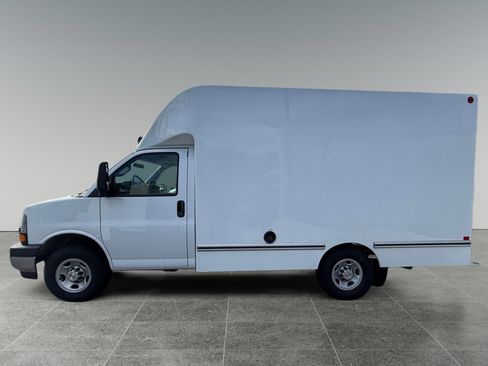 New 2025 Chevrolet Express 3500 Work Van w/ Power Convenience Package image 2
