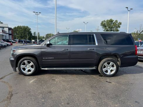 Used 2018 Chevrolet Suburban Premier AWD/4WD image 2