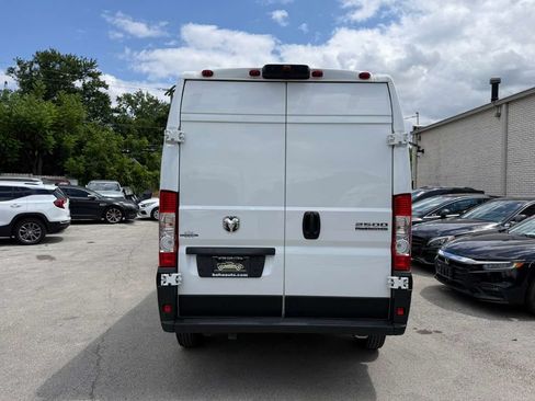 Used 2025 RAM ProMaster 2500 w/ Convenience Group FWD image 5