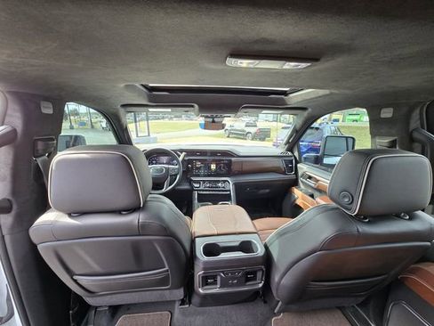 Used 2024 GMC Sierra 2500 Denali Ultimate AWD/4WD image 16